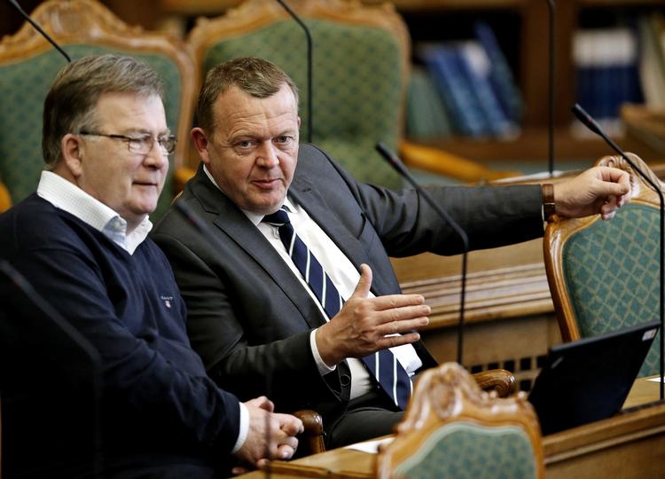 Mulighed. Finansminister Claus Hjort Frederiksen (V) får lov til at give Folketingets Finansudvalg fortrolig indsigt i Goldman Sachs køb af Dong-aktier sidste år 