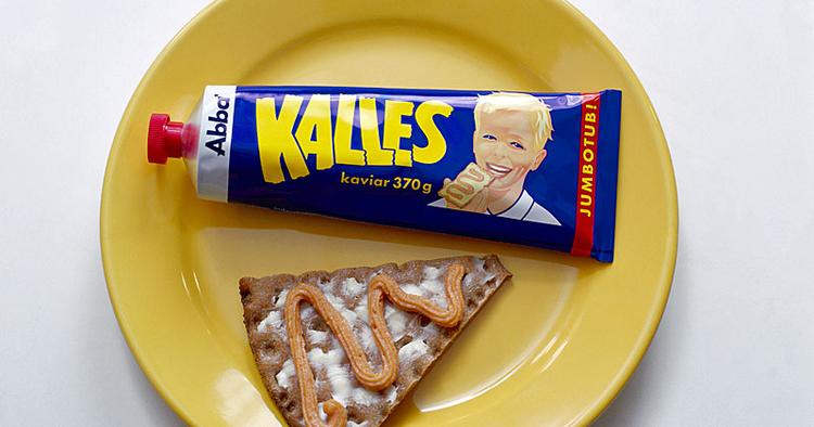 Folkeeje. Fremover kan du få fat i sådan et sæt, når du køber Billy-reoler og franske hotdogs til en 10'er i Ikea. 