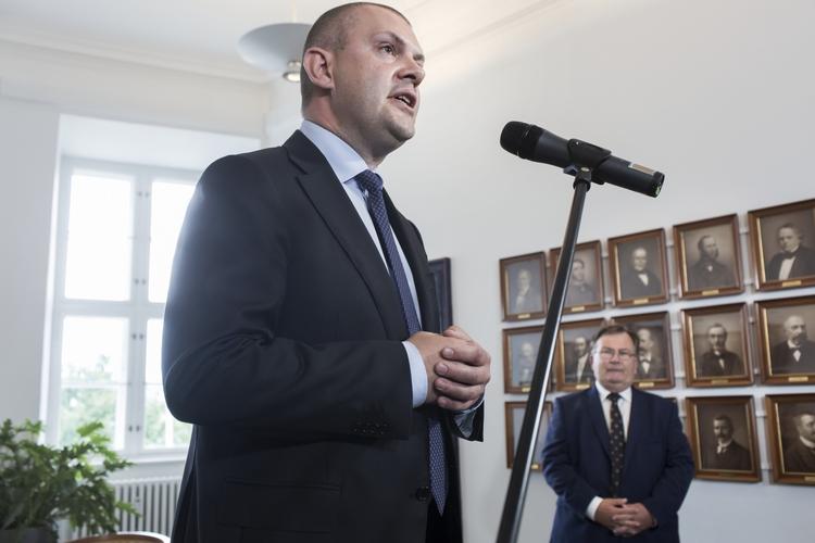 Dong. Tidligere finansminister Bjarne Corydon (S) har respekt for sin efterfølgers beslutning om åbenhed. 