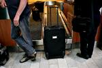 STRAMNING. British Airways skærper reglerne for håndbagage. Den tilladte taske nr. 2 vil også være mindre end før. 