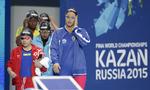 NERVØS. Med sine 130 cm kunne Alzain Tareq kun lige akkurat kigge op over startskamlen i Kazan Arena. 