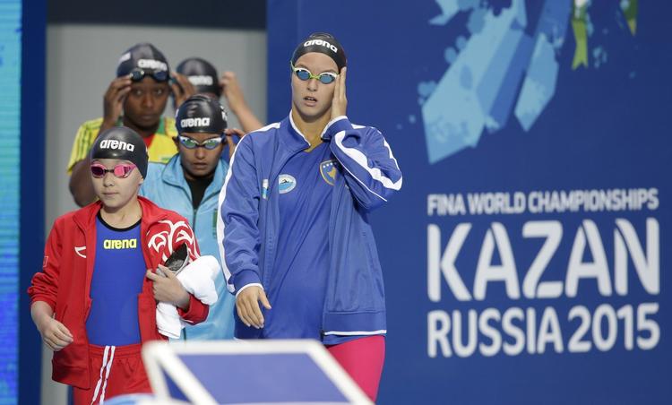 NERVØS. Med sine 130 cm kunne Alzain Tareq kun lige akkurat kigge op over startskamlen i Kazan Arena. 
