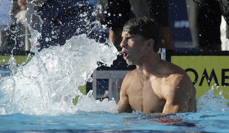 SÅDAN!. Med en tid på 50,40 sek. svømmede Michael Phelps i denne weekend hurtigere end da han vandt OL i både 2008 og 2012 og end Chad Le Clos'  VM-vindertider i 2013 og 2015. 