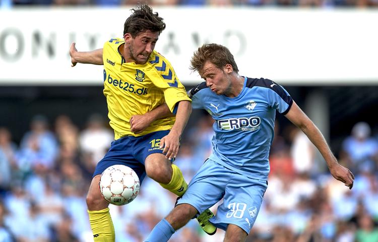 FIGHT. Frederik Holst spillede egentlig godt for Brøndby, men gæsterne havde svært ved at skaffe de åbne chancer foran mål. 