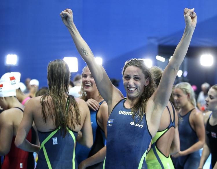 DOBBELTGLAD. VM's sidste dag blev en kæmpe triumf for Jennie Johansson, der vandt både guld i 50 meter brystsvømning og var med til at vinde sølv med en europarekord i 4x100 meter medley. 
