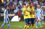 REDNINGSMAND. Ronnie 'Plaffeministeren' Schwartz kom ind fra bænken og scorede to mål, da Brøndby fik point efter at have været bagud 2-0 og 3-1. 