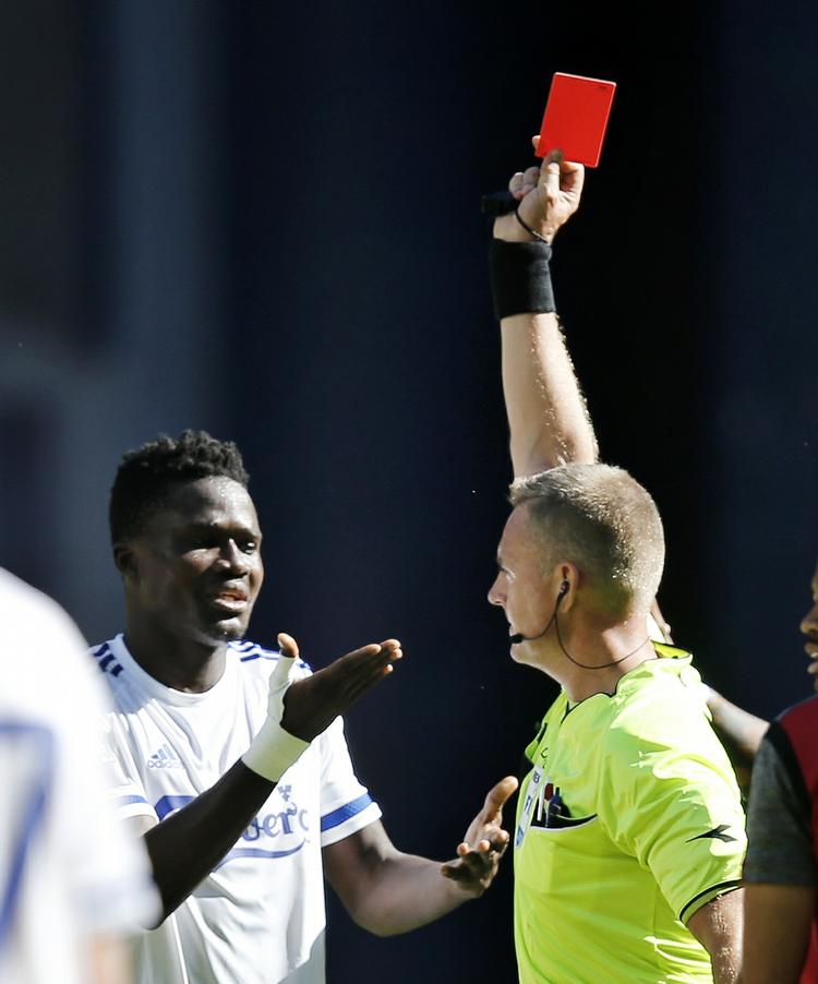 tænding. Daniel Amartey forløb sig og indkasserede et rødt kort, der blev dyrt for FCK. 