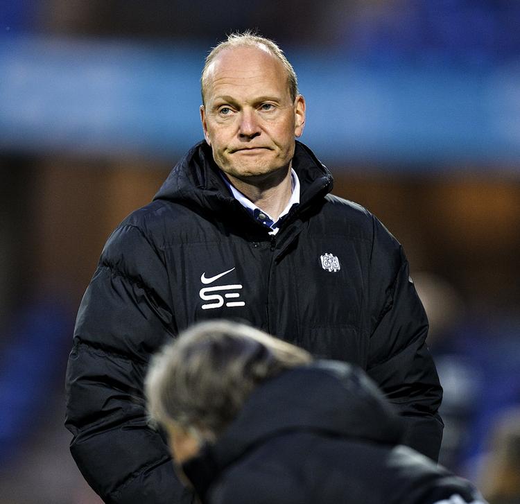 fyret. Bare fire kampe fik Esbjerg-træner Niels Frederiksen i den nye superligasæson, før han blev afskediget. 