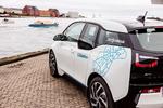 el-bybil. Der er plads til fire personer i en BMWi3. 400 hvide elektriske bybiler vil inden længe være en del af bybilledet i hovedstaden, hvor borgerne får nye muligheder for at kombinere kollektiv trafik og bilkørsel. 