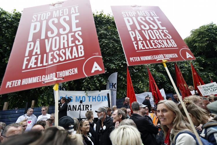 Kamp. Socialdemokraterne har jævnligt deltaget i debatten om Ryanair. Nu har partiet fået flertal på Rådhuset i København for, at kommunens aktier i det omstridte selskab skal sælges. 
