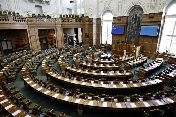 Forberedelse. Med cirka fem møder tilbage i Dagpengekommissionen er de 10 medlemmer ved at lægge sidste hånd på anbefalingerne til et nyt og forbedret dagpengesystem, som efter planen skal ligge på politikernes bord, inden Folketinget åbner. 