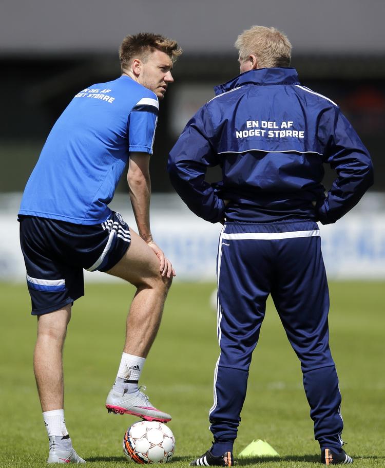 Landshold. Bendtner (tv) og Peter Bonde ses igen i slutningen af august, når nationalmandskabet samles forud for EM-kvalifikationskampen i Parken mod Albanien. 