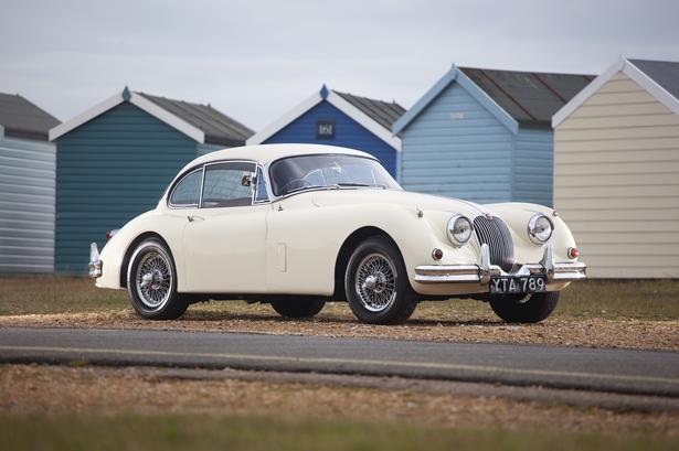 1958 Jaguar XK150 3.4 Fixed Head Coupé, 650.000 kroner. 