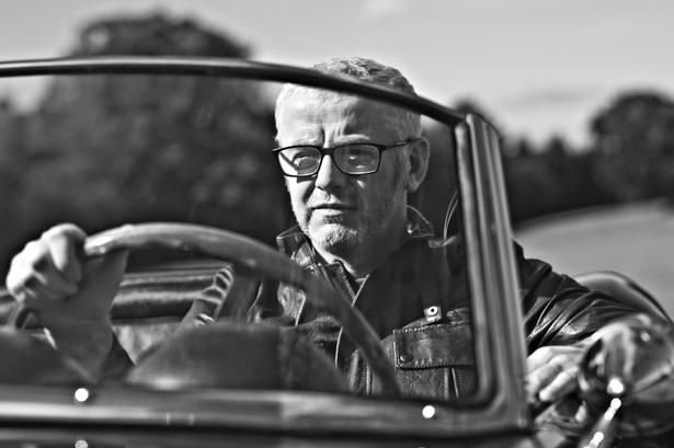 ENTUSIAST. Chris Evans er en ægte bilelsker  og -kender. Både privat og på jobbet. 