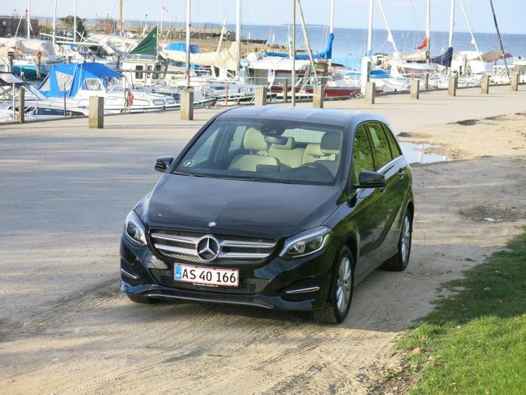 HØJBENET.  Den særlige designstil i Mercedes B-klasse giver god plads i kabinen. 