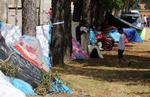 Asyl. »Jeg har været her i fire måneder og har sovet udenfor i to af dem. Jeg forlod min familie, fordi der var krig i mit land. Men der kunne jeg i det mindste spise og være hjemme. Jeg ved ikke, hvad der er sket med min familie, om de er døde eller levende«, siger 15-årig uledsaget dreng fra Somalia. 