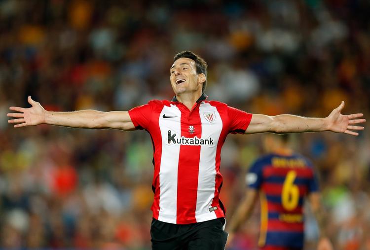 Helten. Angriberen Aritz Aduriz, der fulgte op på sit hattrick i 4-0 sejren over Barcelona i den første kamp med scoringen til 1-1 i mandagens opgør. 
