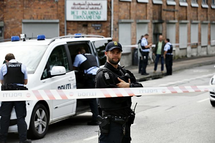 Afspærret. Det var efter politiets vurdering en skizofren mand, der satte ild til Islamisk Trossamfunds lokaler. 