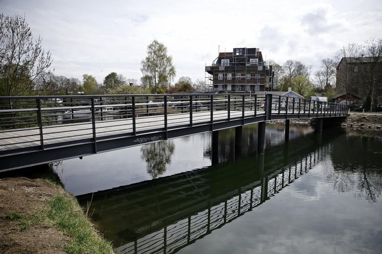 CYKELRUTE. Stien gennem Christiania har fået tilsluttet cykelstier på nord- og sydsiden, så adgangen til og fra Amager er forbedret for cyklister. Den knyttes til den kommende Inderhavnsbro. 