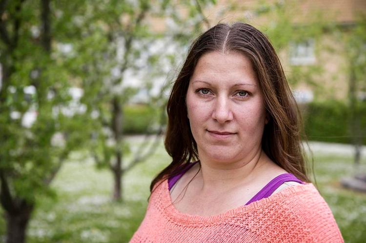 Nystart. Silvia Lindkvist har fået nok af private plejefirmaer efter to konkurser på bare et år. Nu arbejder hun som social- og sundhedshjælper i Odense Kommune, hvor hun kører som afløser om natten. 