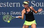 Videre. Belinda Bencic møder i 2. runde i Cincinnati italieneren Flavia Pennetta. 