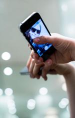 Selfies. Selfiekulturens indog har stor betydning for udviklingen i indkøbsvaner. 