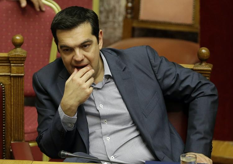 ja. Grækenlands regeringschef, Alexis Tsipras, kan notere, at alle lande i eurozonen nu har accepteret en ny hjælpepakke til landet. I går sagde Tyskland og Hollands parlamenter ja som de sidste. 