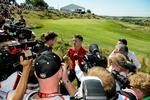 MAGNETISK. Kronprins Frederikhar stor tiltrækningskraft, når detgælder mikrofoner og kameraer.Golfturneringen i Himmerland eringen undtagelse for Danmarks mest sikre olympiske kort. 
