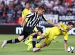 Nedtur. Martin Ørnskov (th) og resten af Brøndby-holdet blev rendt over ende af målscorer Robert Mak. 