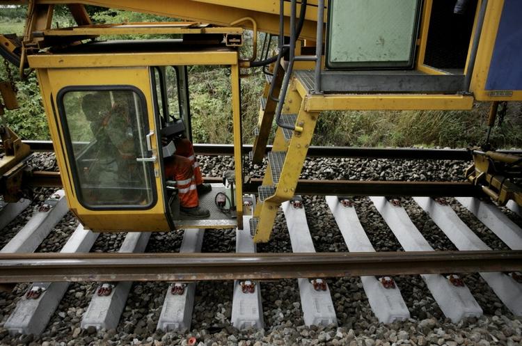 sporarbejde. DSB har gennemført et stort sporarbejde på Vestfyn, og det kører direkte ind som et dyrt bekendtskab i regnskabet. 