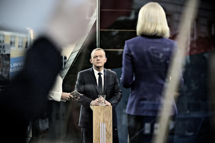 Duel. Helle Thorning-Schmidt (S) og  Lars Løkke Rasmussen (V) i debat hos TV2 i valgstudiet på Christiansborg Slotsplads. 