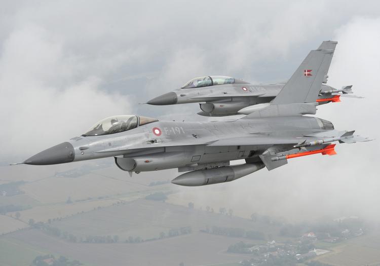Kampfly. F-16 har været indsat mod Islamisk Stat, men bliver sandsynligvis kaldt hjem. Her er flytypen dog i aktion over København. 