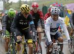 DUEL. Chris Froome og Nairo Quintana hyggede sig på sidste etape af Tour de France, men i Spanien vil smilet hurtigt forsvinde, når bjergene tårner sig op. 