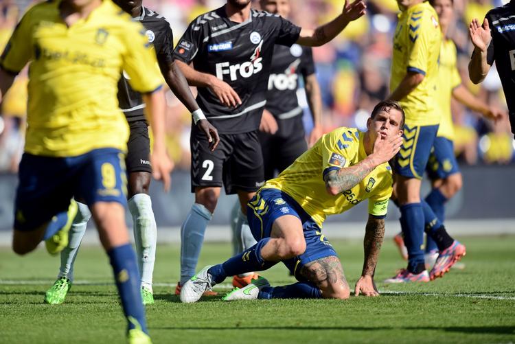 Sejr. Daniel Agger havde et godt forsøg på hovedstød i 1. halvleg, men forløsningen kom først efter pausen. 