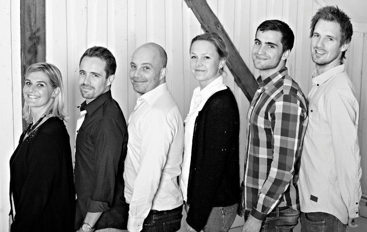 TEAMJYLLAND. De er indlogeret på Brandbjerg Højskole, hvor Mikkel Keldorf, Mads Lauridsen, Didde Hay, Kasper Dam, Felicia Hernø og Christoffer Buch-Larsen arbejder på deres nyopstartet virksomhed Fradrag.nu. 