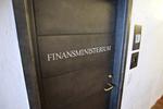 fortrolighed. Finansudvalget har kun haft adgang til begrænset materiale i forbindelse med salget af Dong-aktier. 