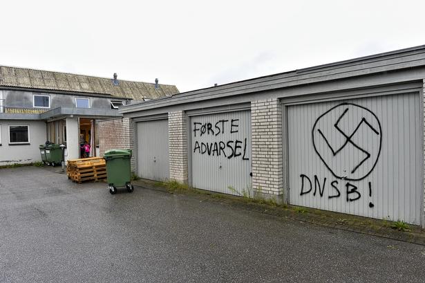 Hærværk mod asylcenter: Nazisymboler er første advarsel