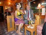 VERDENSFARER. Peter Schønsted er Danmarks mest berejste mand, og i oktober tager han på endnu en jordomrejse. I 2013 kørte han med Eastern &amp; Oriental Express fra Singapore til Bangkok via Kuala Lumpur. 