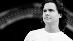 Genganger. »Jeg plejede at få det musikalske input fra min far, men efter at han er gået bort, er det på Tønder Festival, jeg kan høre noget nyt«, fortæller Lukas Graham. 