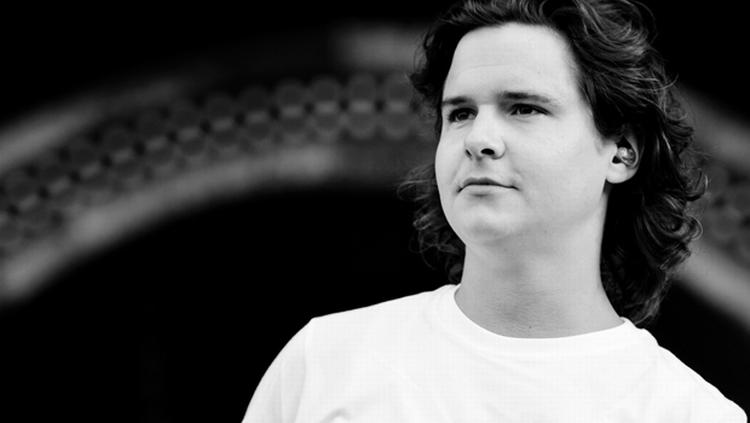 Genganger. »Jeg plejede at få det musikalske input fra min far, men efter at han er gået bort, er det på Tønder Festival, jeg kan høre noget nyt«, fortæller Lukas Graham. 