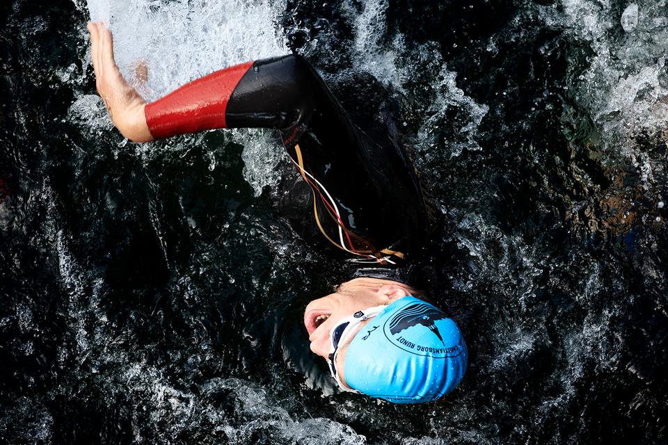 red_CHRISTIANSBORG_SWIMMING18545.jpg