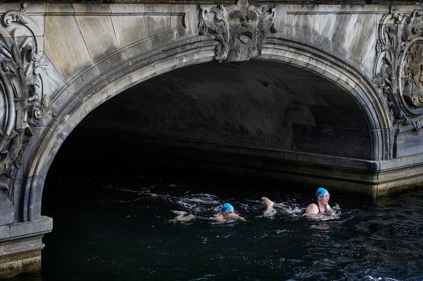 red_CHRISTIANSBORG_SWIMMING18959.jpg