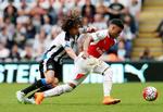 MÅLSCORER. Kort efter pausen scorede Alex Oxlade-Chamberlain (th.) sejrsmålet for Arsenal. 