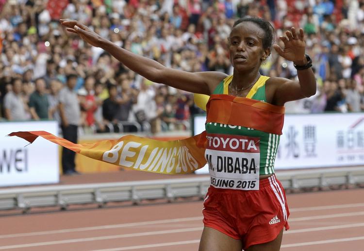 TRIUMF. Det har ikke været Etiopiens største VM, men Mare Dibaba kunne søndag hente guld til den store løbernation på kvindernes maraton. 