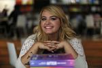 Sensation. Med læsertal som ifølge Wattpad og forlag har rundet en milliard, befinder Anna Todd sig i litteraturens absolutte superliga. 