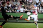 TÆT. Opgøret i Aalborg bød på mængder af nærkampe, og det samlede resultat kom gæsterne fra Randers bedst ud af. 
