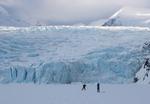 Is. Barack Obama deltager ganske utraditionelt i møde i Anchorage, hvor han også skal se på de forandringer, som den globale opvarmning er skyld i blandt andet ved  Portage-gletsjeren, Alaska. 