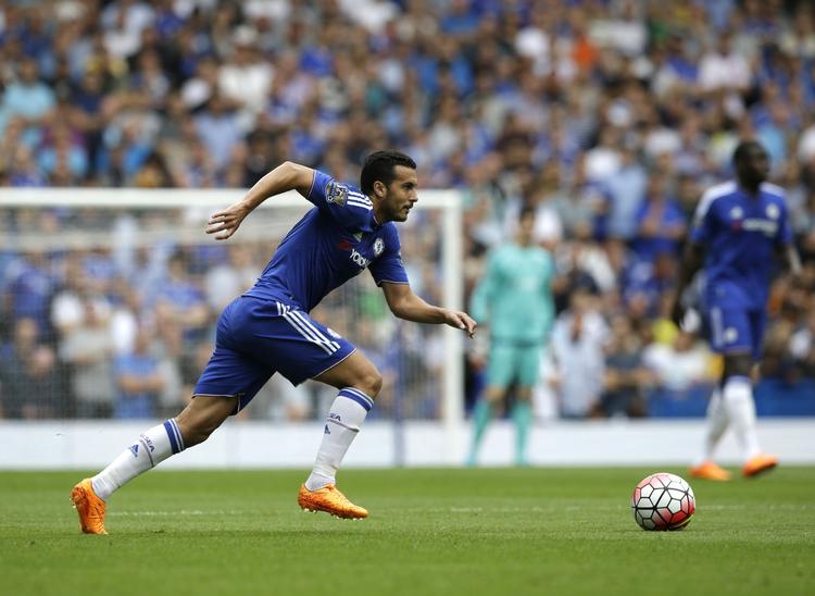 transfer. Chelsea nuppede Barcelonas Pedro lige for næsen af Manchester United. 