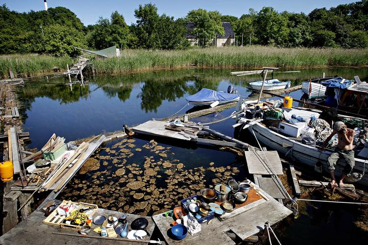 Havn. Fredens Havn har fået besked på at forlade området mellem Christianias bagside og Holmen. Kystdirektoratet har besluttet, det skal ske senest i slutningen af september. Foto fra 2013. 
