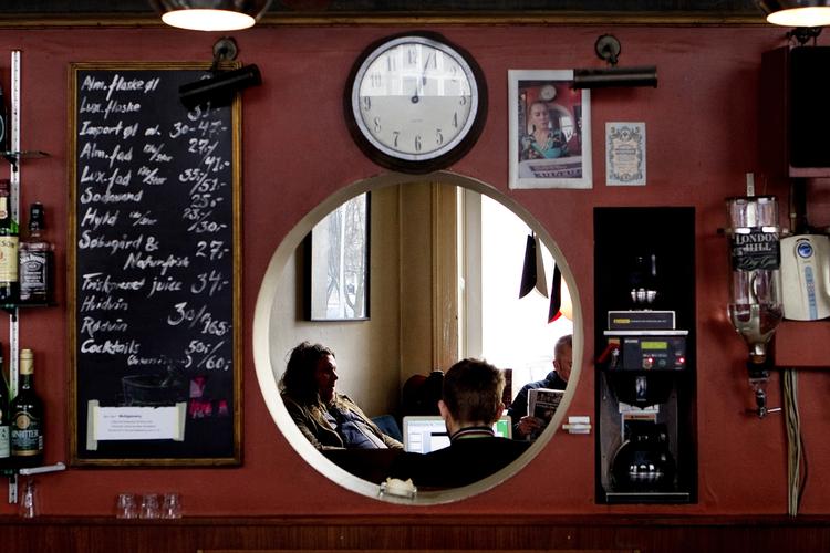 Studiestart. »Dette semester skal jeg læse det hele«. Måske kan rigtig meget kaffe sørge for, at du i år holder det tilbagevendende løfte? 